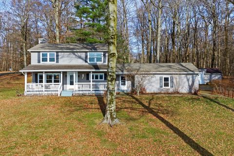 Photo of 2370 Owens Road, Mansfield, OH 44904 (MLS # 226000966)