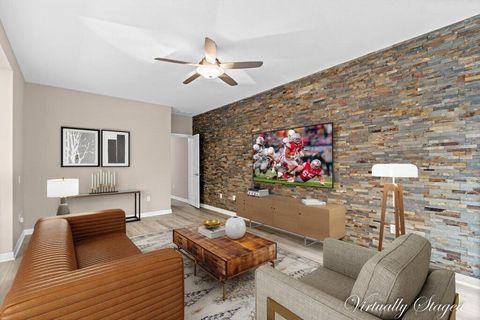 Photo of 251 Daniel Burnham Square Unit #259, Columbus, OH 43215 (MLS # 225043681)