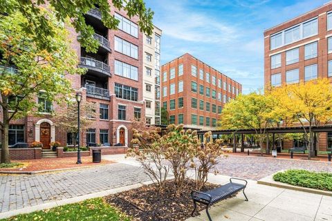 Photo of 251 Daniel Burnham Square Unit #259, Columbus, OH 43215 (MLS # 225043681)