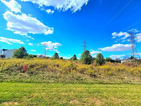 Photo of 1112 Winding Creek Lane, Delaware, OH 43015 (MLS # 225038990)