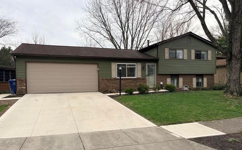 Photo of 1751 Darrow Drive, Powell, OH 43065 (MLS # 226007947)
