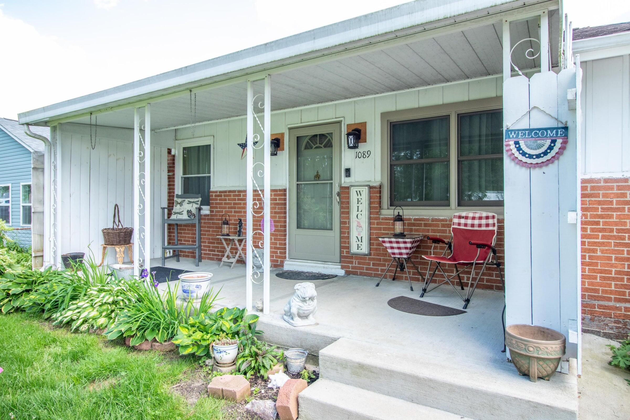 1089 Meadow Lane