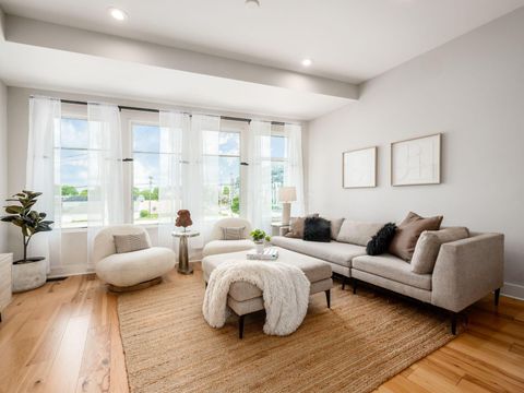 Photo of 201 E 5th Avenue 201 #201, Columbus, OH 43201 (MLS # 226010058)