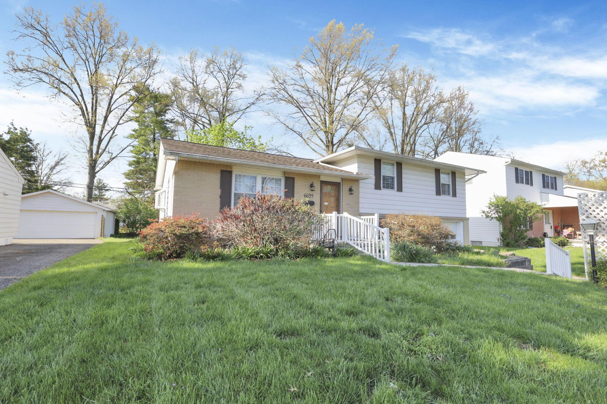 6693 Red Coach Lane, Reynoldsburg, Ohio image 2