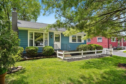 Photo of 1087 Acton Road, Columbus, OH 43224 (MLS # 226015830)
