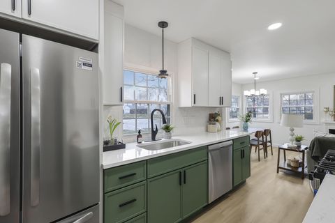 Photo of 878 Grandon Avenue, Columbus, OH 43209 (MLS # 226006491)