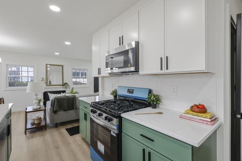 Photo of 878 Grandon Avenue, Columbus, OH 43209 (MLS # 226006491)