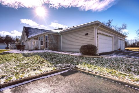 Photo of 185 Groveport Pike 6B #6B, Canal Winchester, OH 43110 (MLS # 226001073)