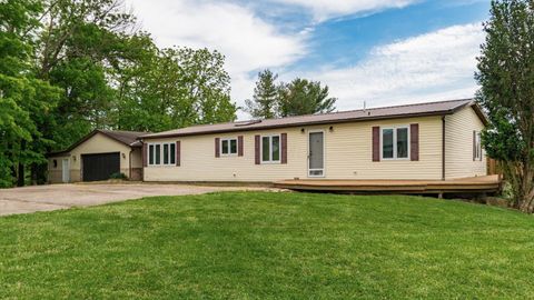 Homes For Sale - 9393 Gaysport Hill Road<br/> Muskingum County, Blue Rock, OH 43720