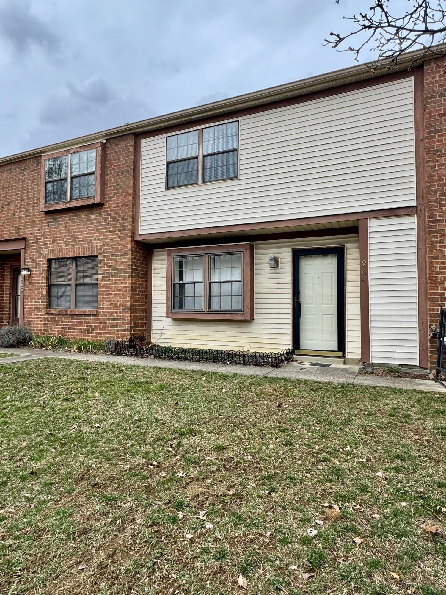 964 Cross Country Drive, Westerville, Ohio image 2