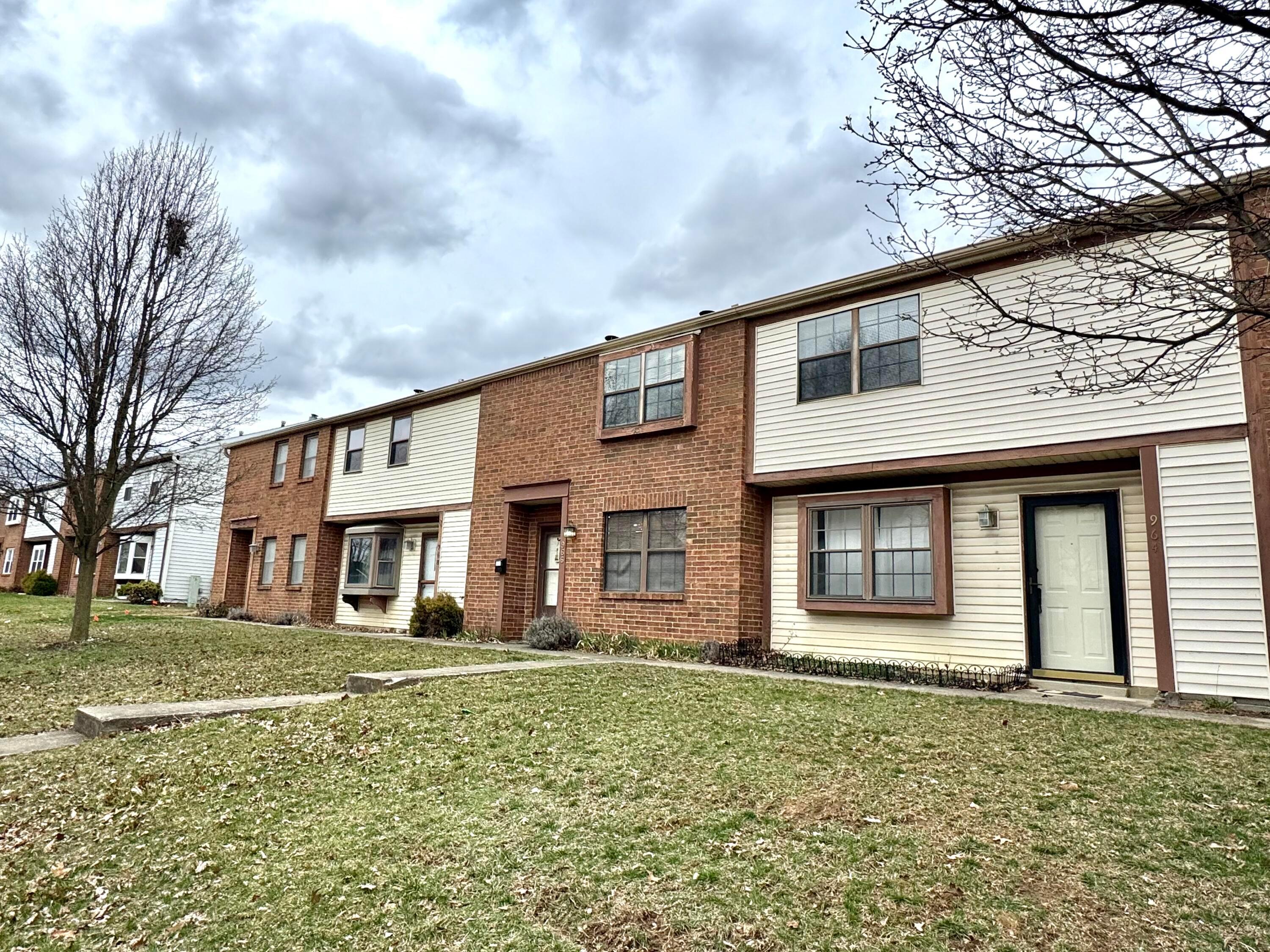 964 Cross Country Drive, Westerville, Ohio image 1