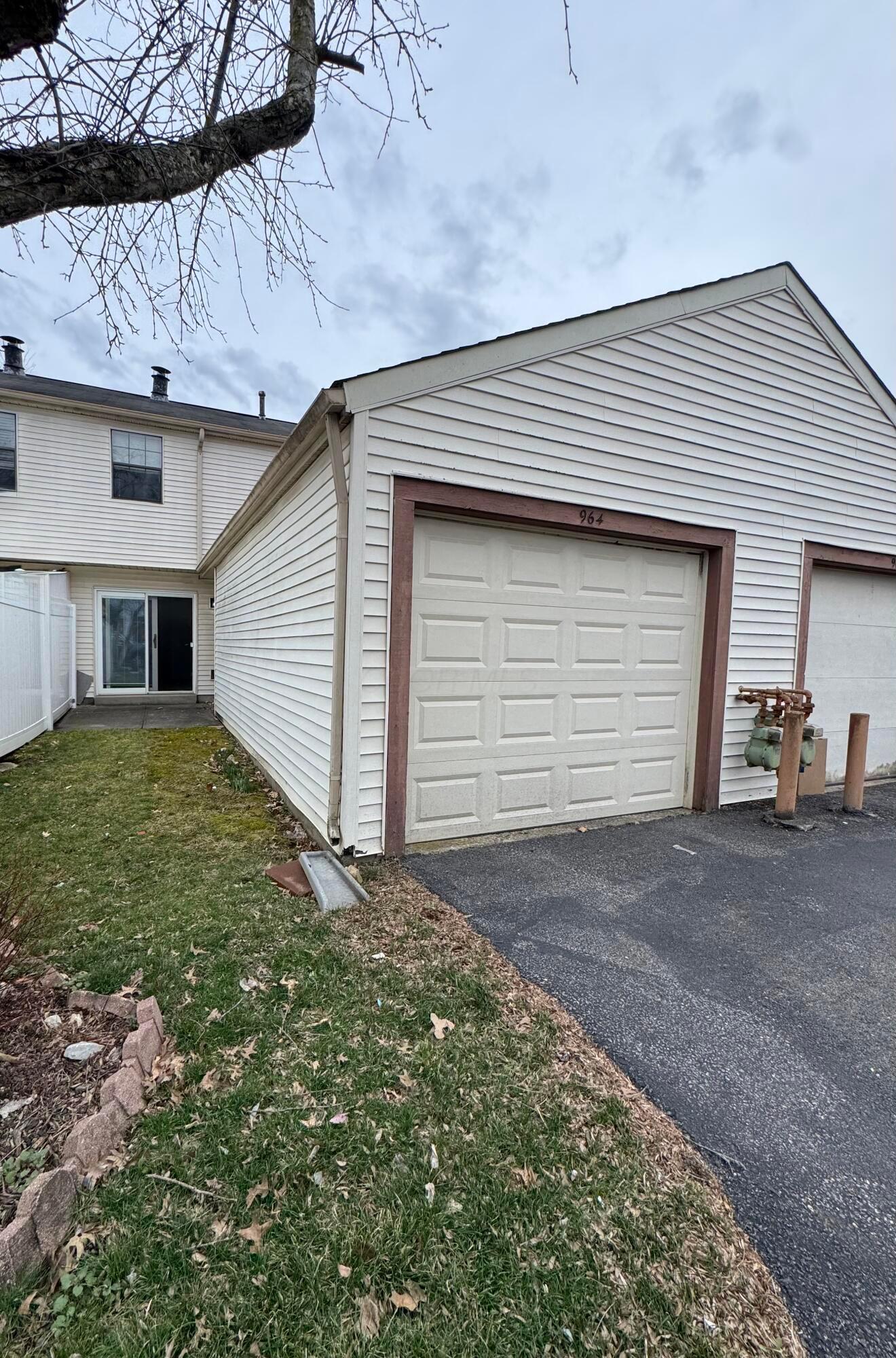 964 Cross Country Drive, Westerville, Ohio image 36