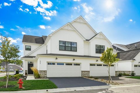 Photo of 6423 Azile Way, Westerville, OH 43081 (MLS # 225038394)