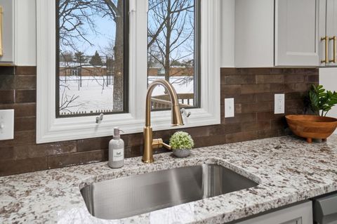 Tiny photo for 961 E College Avenue, Westerville, OH 43081 (MLS # 226003290)