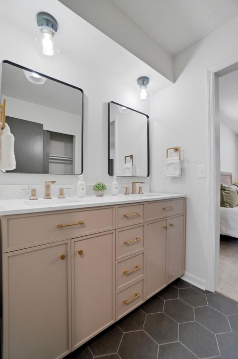 Tiny photo for 961 E College Avenue, Westerville, OH 43081 (MLS # 226003290)