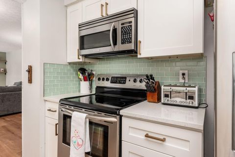 Tiny photo for 5570 Oldwynne Road, Hilliard, OH 43026 (MLS # 226003267)