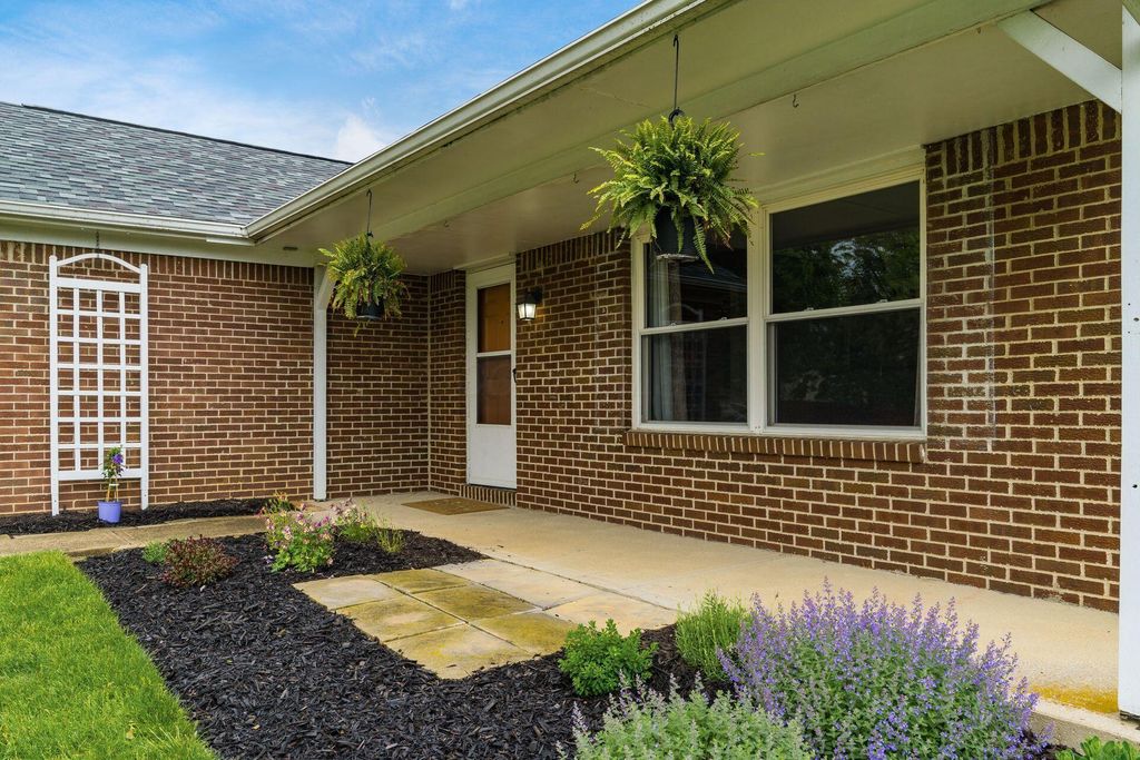Photo of 3036 Rainier Avenue, Columbus, OH 43231 (MLS # 226014604)