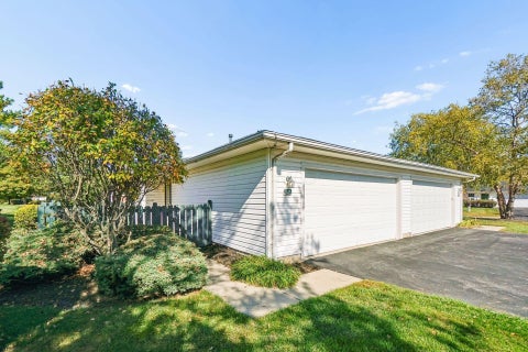 Photo of 2445 Warm Springs Drive, Hilliard, OH 43026 (MLS # 226040234)