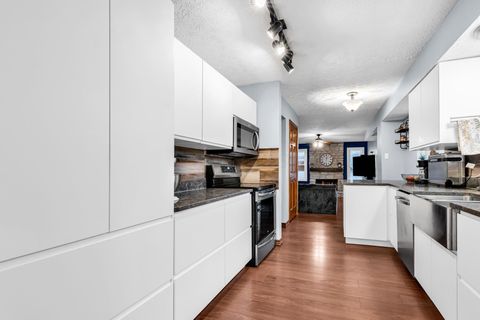 Tiny photo for 113 Yorkshire Road, Delaware, OH 43015 (MLS # 226000662)