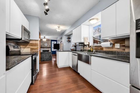 Tiny photo for 113 Yorkshire Road, Delaware, OH 43015 (MLS # 226000662)