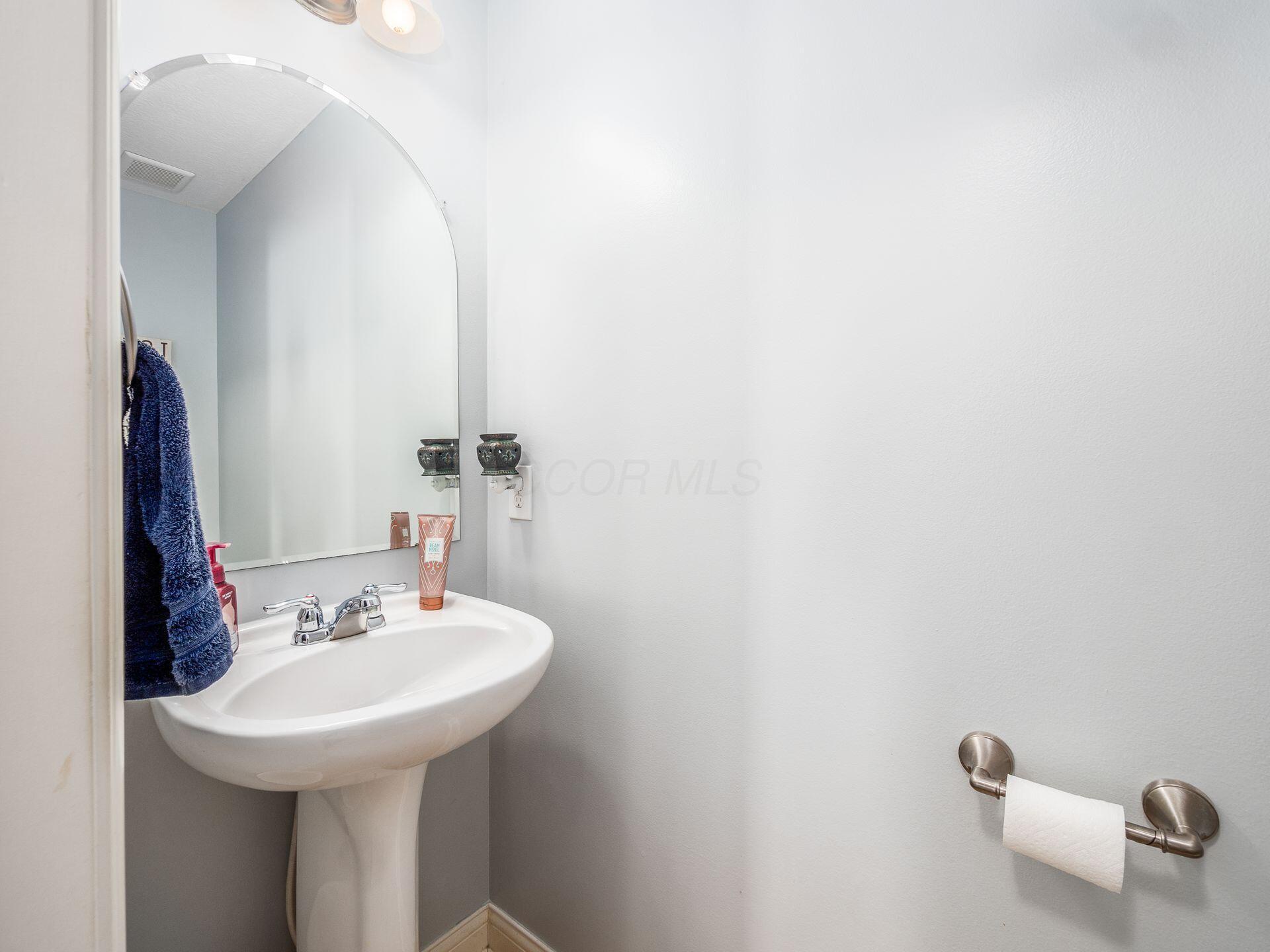4475 Pebble Beach Drive, Grove City, Ohio image 18