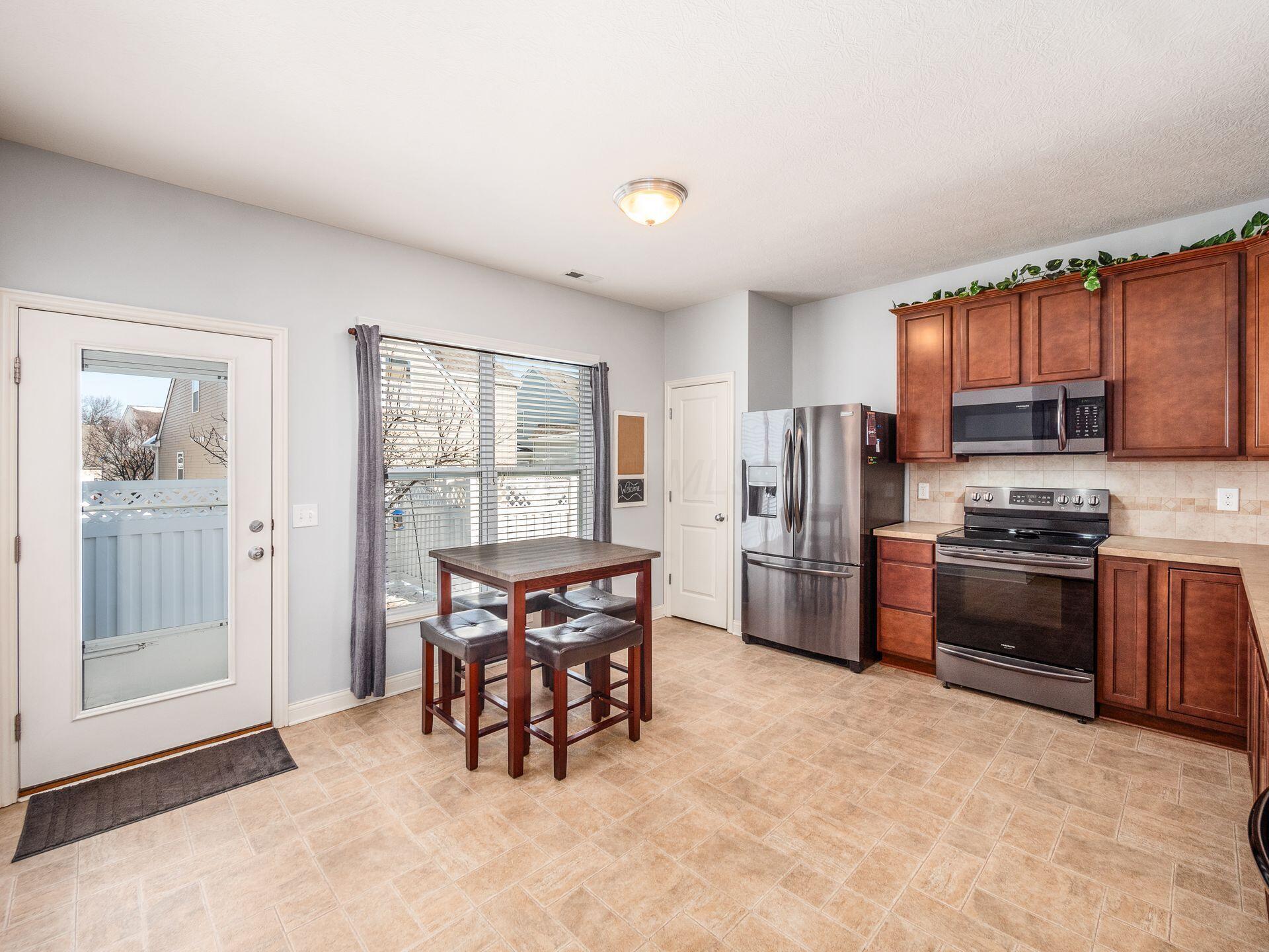 4475 Pebble Beach Drive, Grove City, Ohio image 16