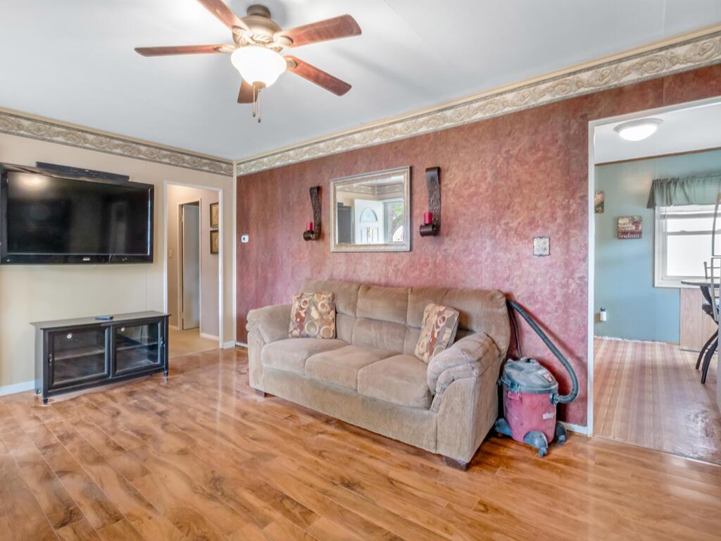 1584 Ridgewood Drive, Salem, Ohio image 8