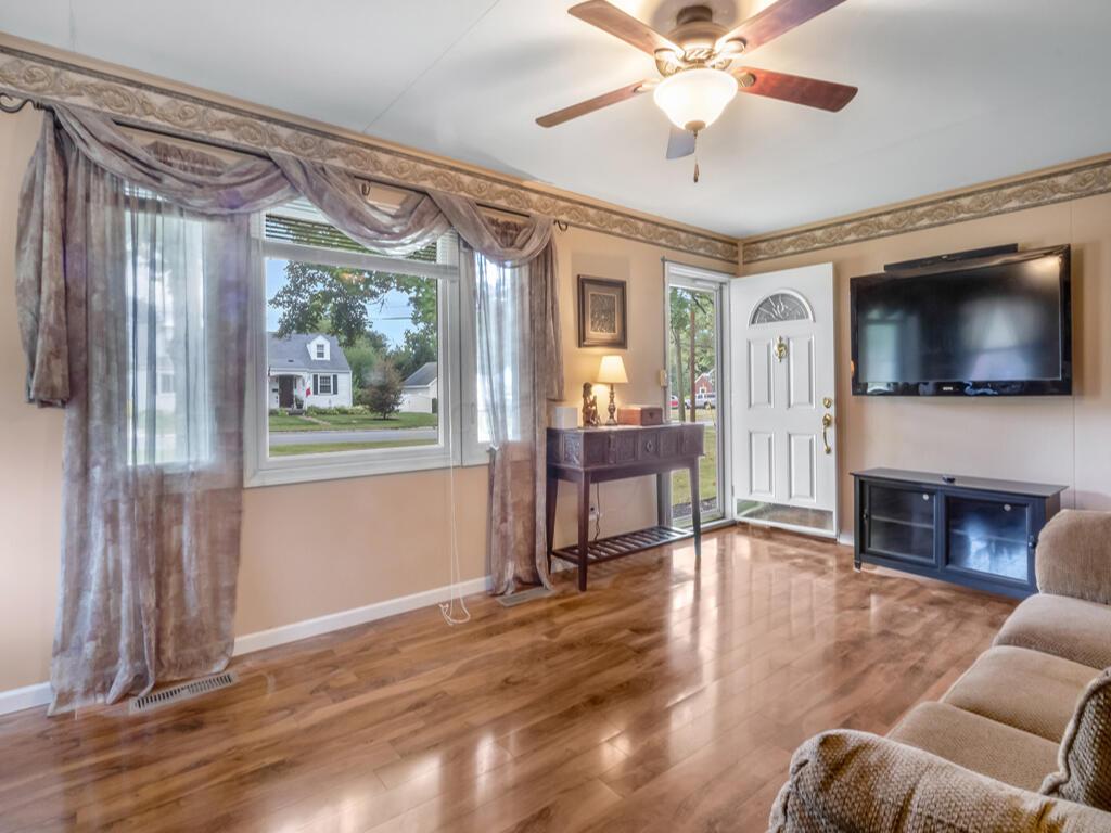 1584 Ridgewood Drive, Salem, Ohio image 6