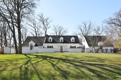Photo of 41 Indian Run Drive, Dublin, OH 43017 (MLS # 226008621)