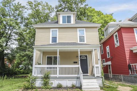 Photo of 1342 E Fulton Street, Columbus, OH 43205 (MLS # 225037766)