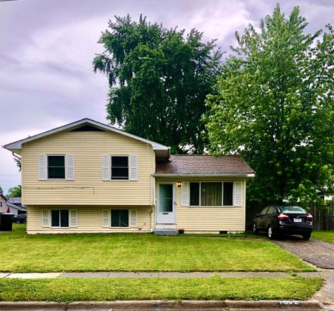 Photo of 1882 Dunning Road, Columbus, OH 43219 (MLS # 225043022)