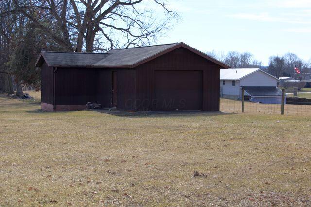 27450 Black Road, Danville, Ohio image 2