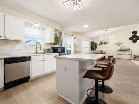 Tiny photo for 3148 Aldgate Street, Columbus, OH 43232 (MLS # 225040248)