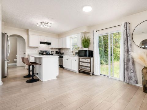 Tiny photo for 3148 Aldgate Street, Columbus, OH 43232 (MLS # 225040248)