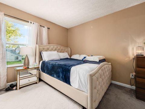 Tiny photo for 3148 Aldgate Street, Columbus, OH 43232 (MLS # 225040248)