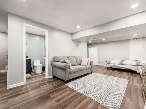 Tiny photo for 3148 Aldgate Street, Columbus, OH 43232 (MLS # 225040248)