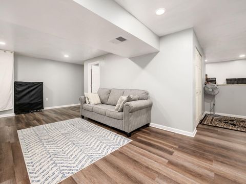Tiny photo for 3148 Aldgate Street, Columbus, OH 43232 (MLS # 225040248)