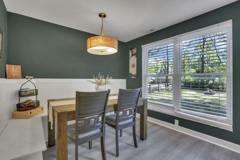 Tiny photo for 2547 Rosedale Avenue, Columbus, OH 43223 (MLS # 225036952)