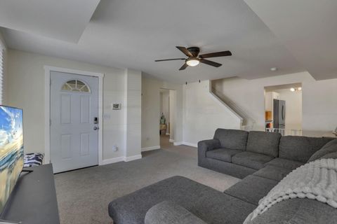 Tiny photo for 2547 Rosedale Avenue, Columbus, OH 43223 (MLS # 225036952)