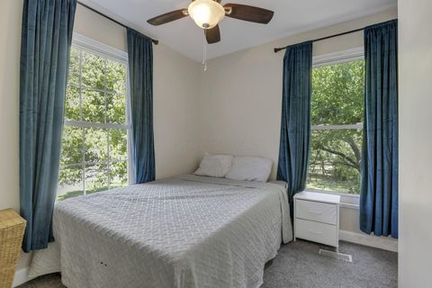 Tiny photo for 2547 Rosedale Avenue, Columbus, OH 43223 (MLS # 225036952)