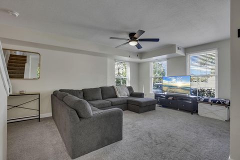 Tiny photo for 2547 Rosedale Avenue, Columbus, OH 43223 (MLS # 225036952)