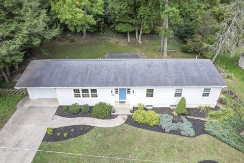 Photo of 105 Chapin Place, Granville, OH 43023 (MLS # 225035526)