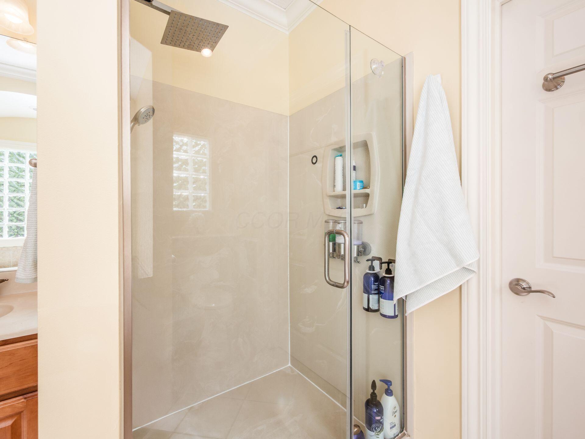 5768 Kempton Run Court, Columbus, Ohio image 16