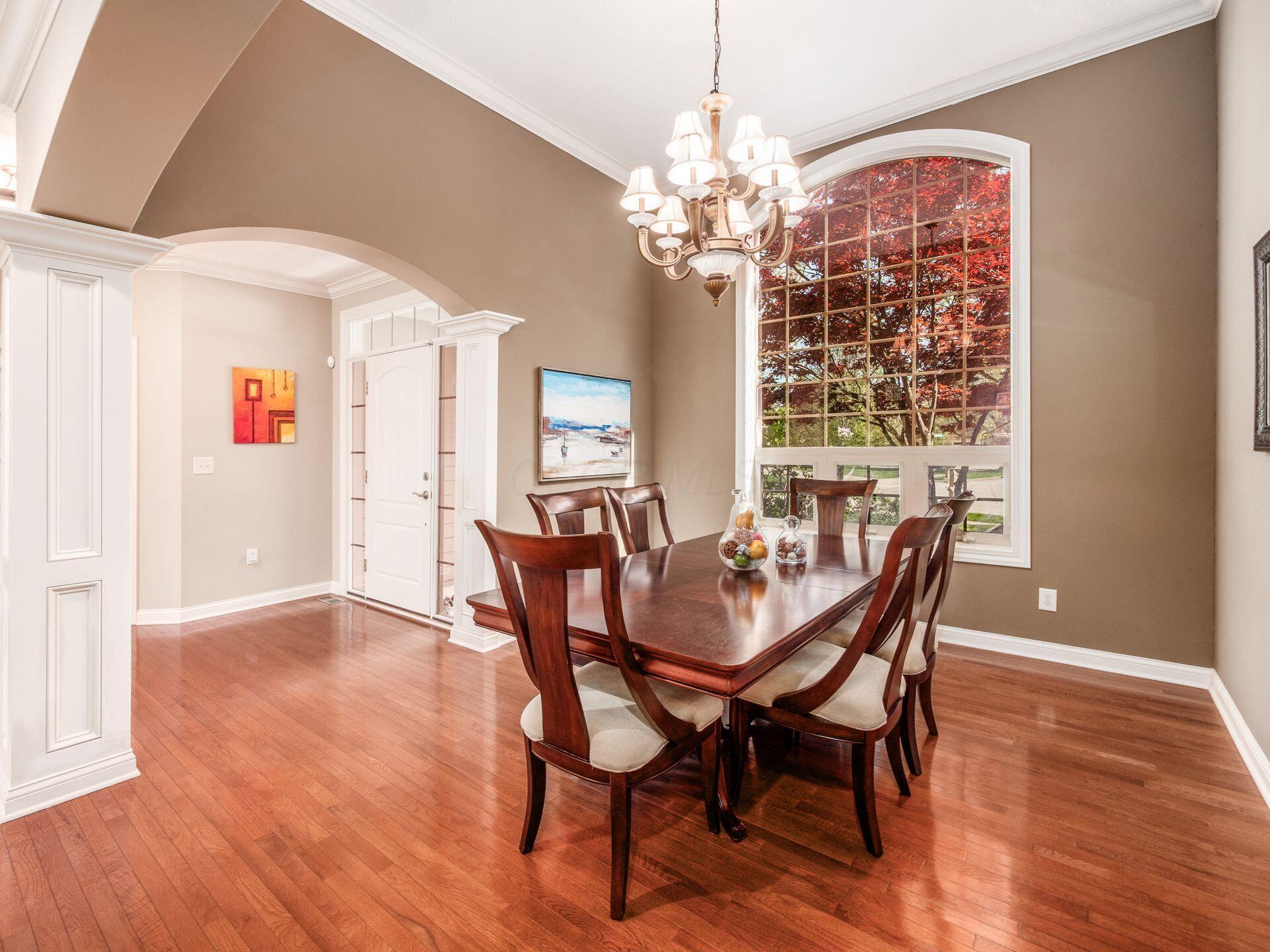 5768 Kempton Run Court, Columbus, Ohio image 3