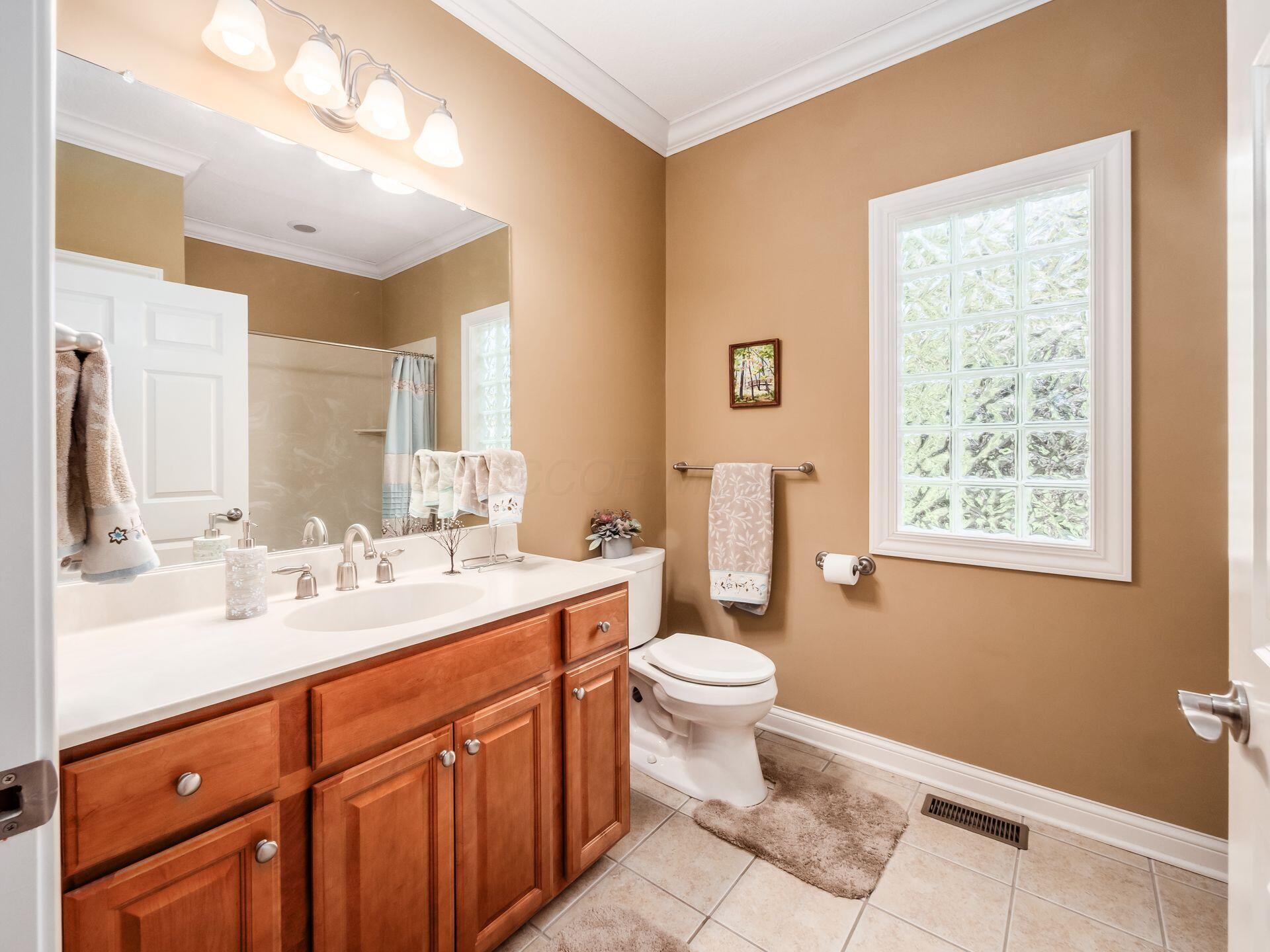 5768 Kempton Run Court, Columbus, Ohio image 25