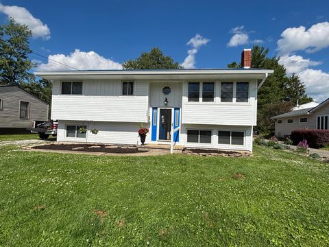 Photo of 208 S Gordon Avenue, Baltimore, OH 43105 (MLS # 226023590)