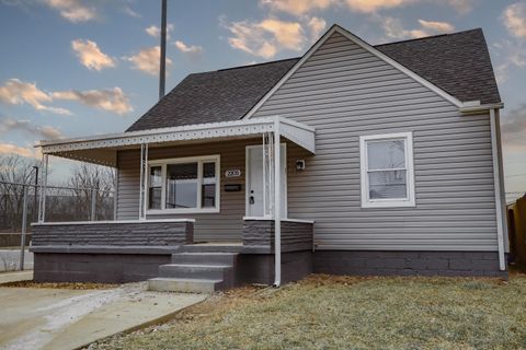 Photo of 2205 Atwood Terrace, Columbus, OH 43211 (MLS # 226001939)