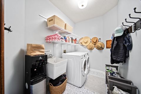 Tiny photo for 6282 Twonotch Court, Dublin, OH 43016 (MLS # 225037379)