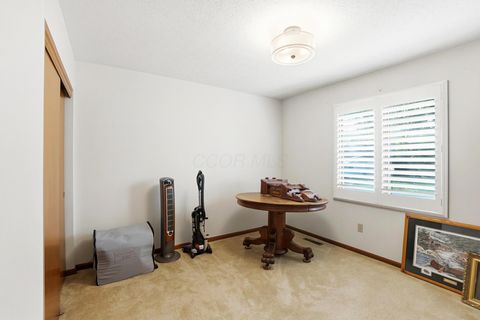 Tiny photo for 3213 Parkview Circle, Grove City, OH 43123 (MLS # 225045441)