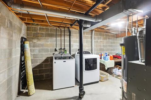 Tiny photo for 3213 Parkview Circle, Grove City, OH 43123 (MLS # 225045441)